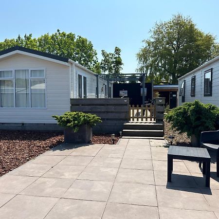 Chalet 3A Op Recreatiepark De Wielen Синт-Мартен Экстерьер фото