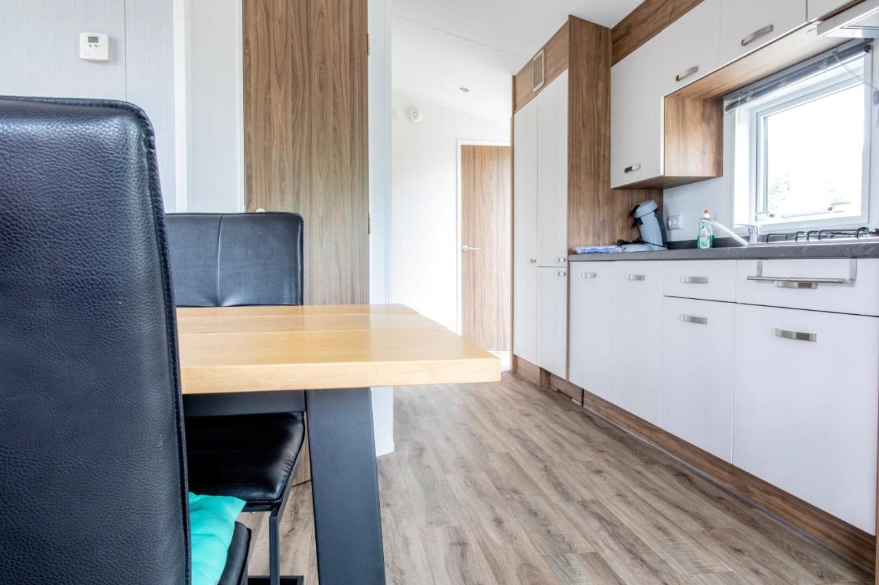 Chalet 3A Op Recreatiepark De Wielen Синт-Мартен Экстерьер фото
