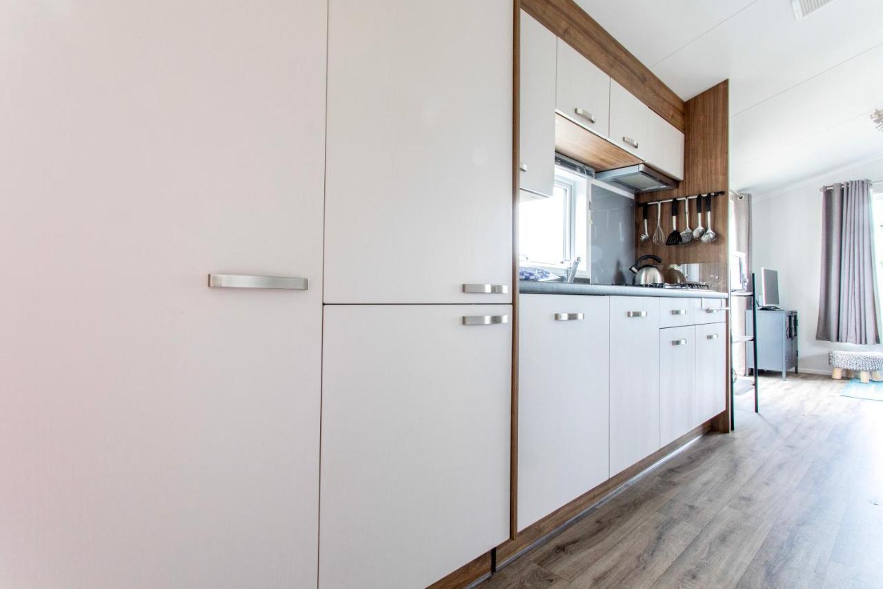 Chalet 3A Op Recreatiepark De Wielen Синт-Мартен Экстерьер фото