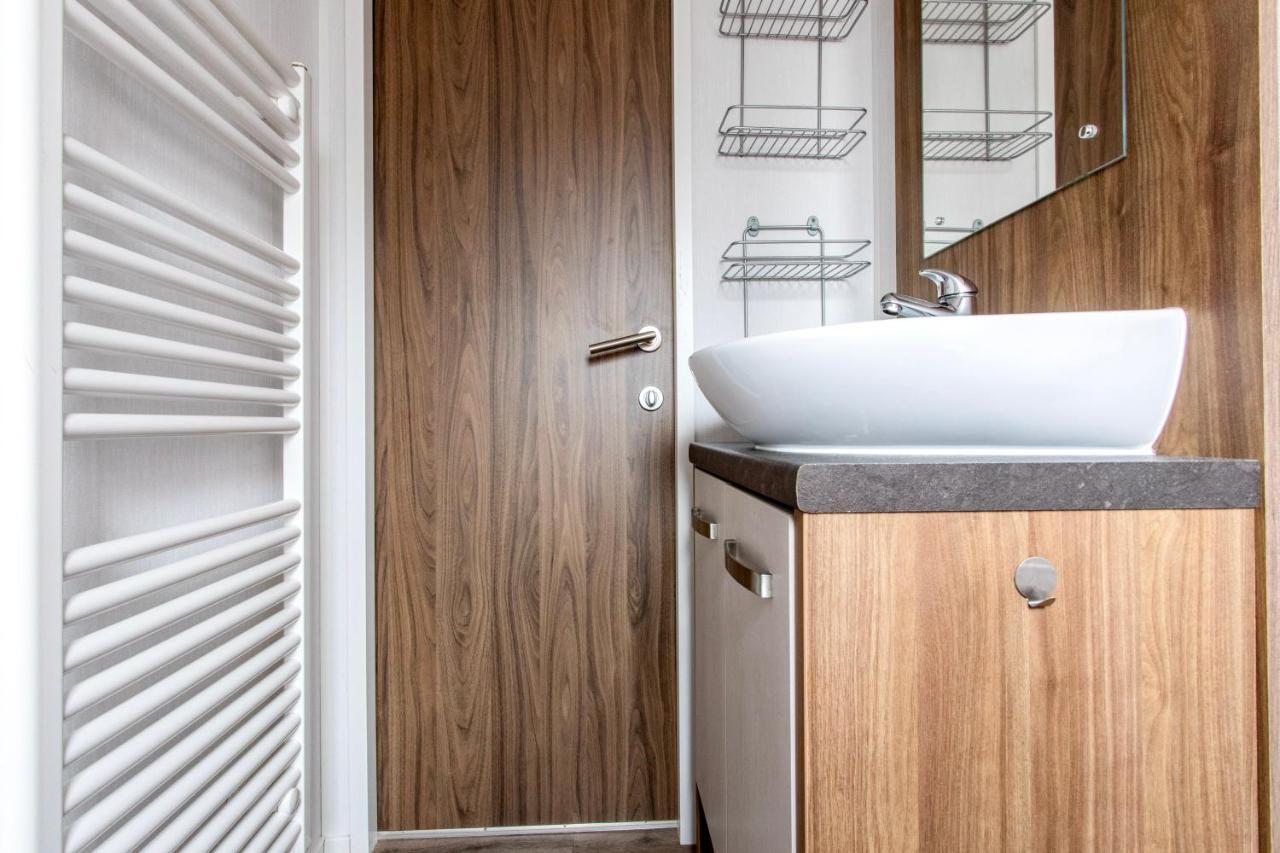 Chalet 3A Op Recreatiepark De Wielen Синт-Мартен Экстерьер фото