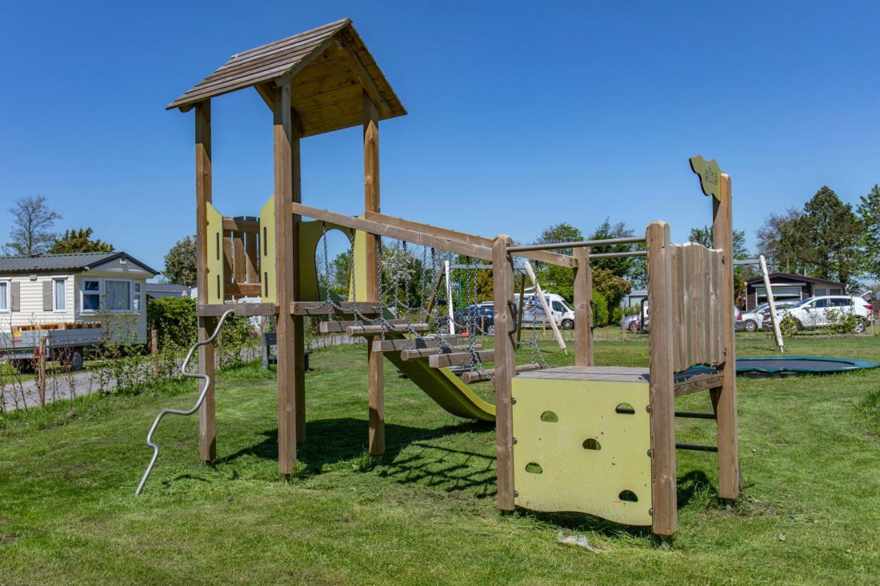 Chalet 3A Op Recreatiepark De Wielen Синт-Мартен Экстерьер фото