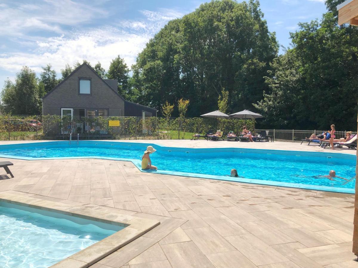 Chalet 3A Op Recreatiepark De Wielen Синт-Мартен Экстерьер фото